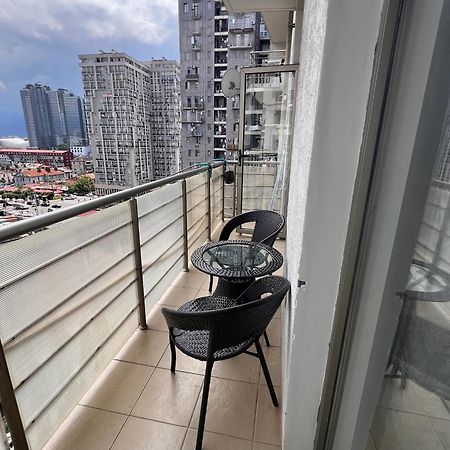Апартаменты Batumi Center 3 Rooms Экстерьер фото