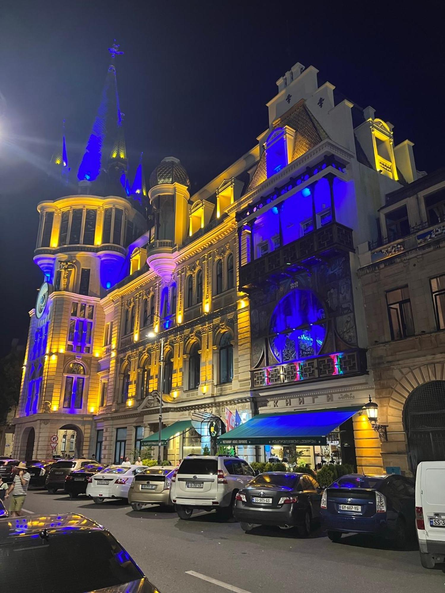 Апартаменты Batumi Center 3 Rooms Экстерьер фото