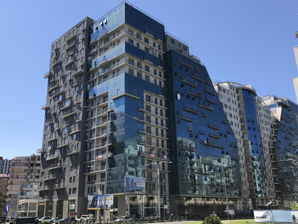 Апартаменты Batumi Center 3 Rooms Экстерьер фото